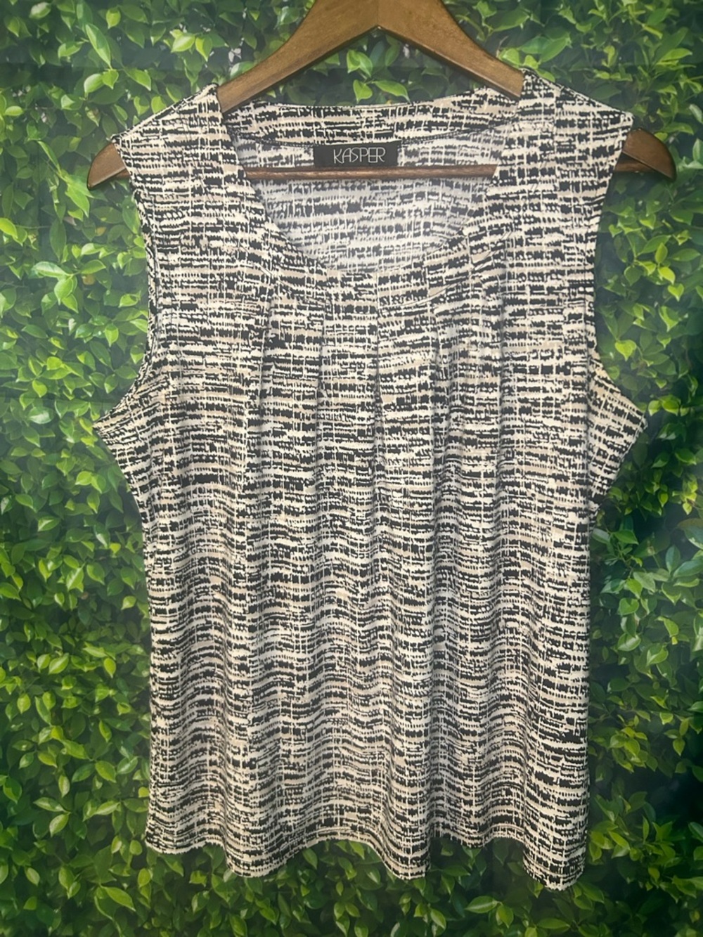 Kasper Black and Cream Abstract Print Sleeveless Top